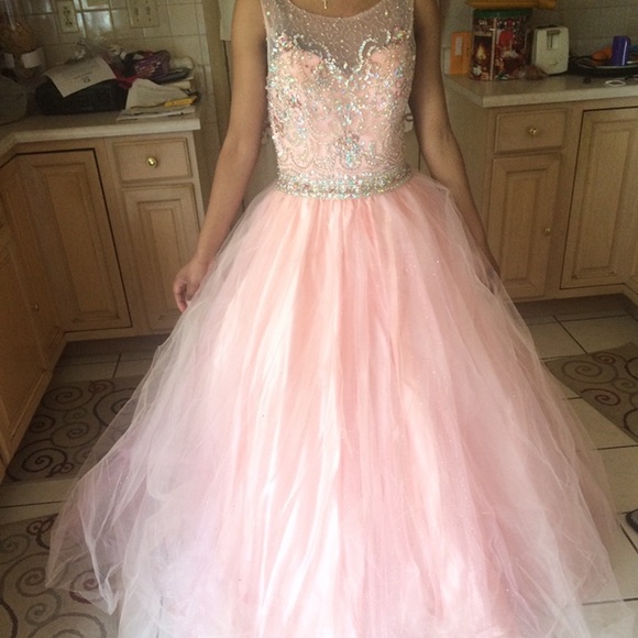 Sweet 16/Quinceañera dress - Picture 1 of 8